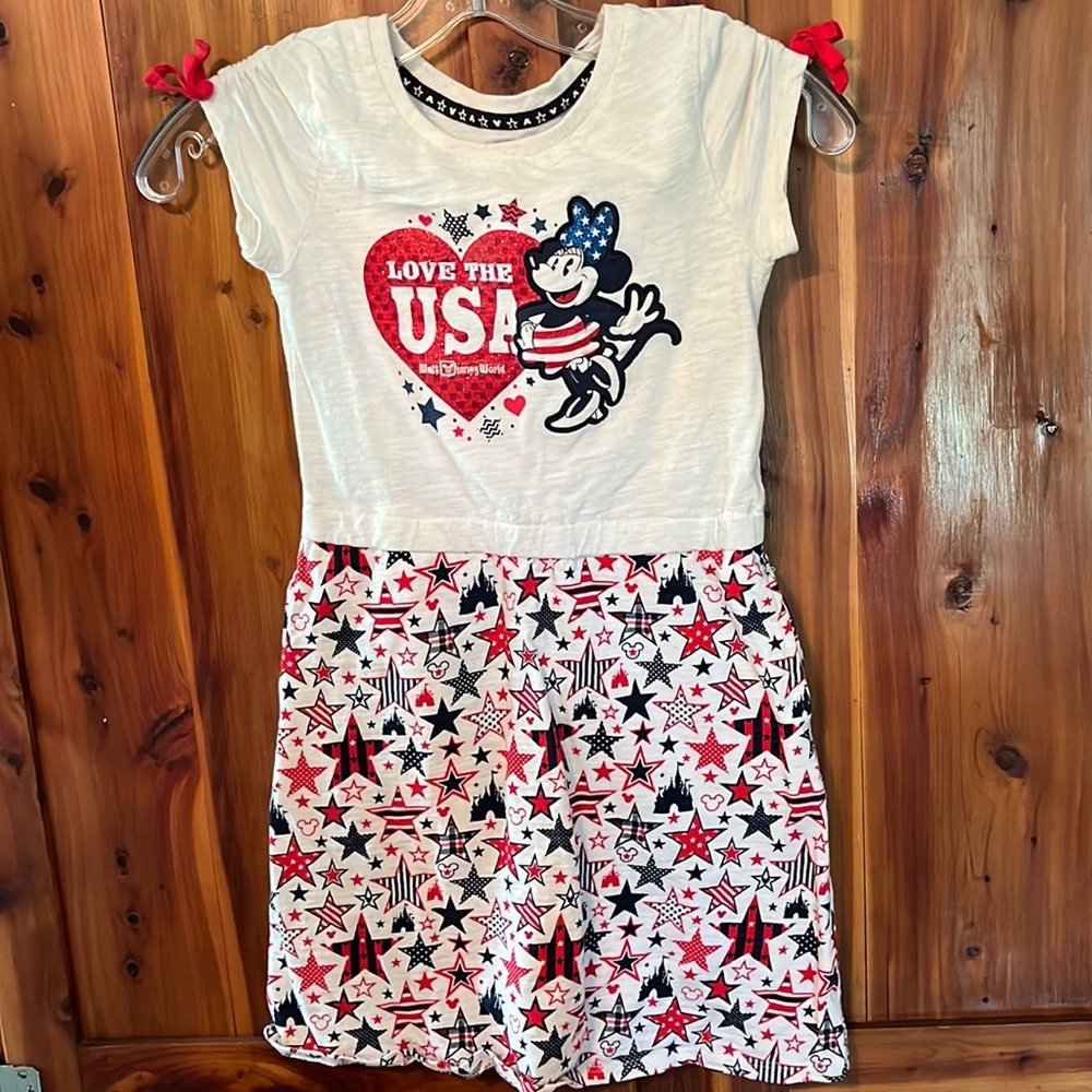 Like NEW Disney dress